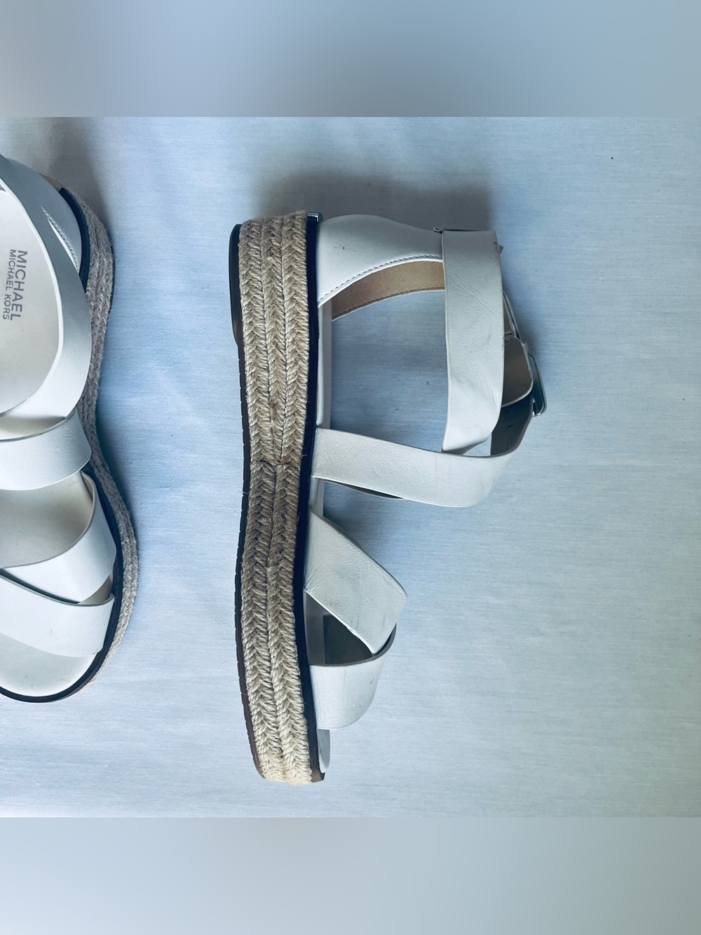 Michael Kors Frieda Optic White Leather Flat Sandals - New with Minor Fix 9 - Picture 5 of 6